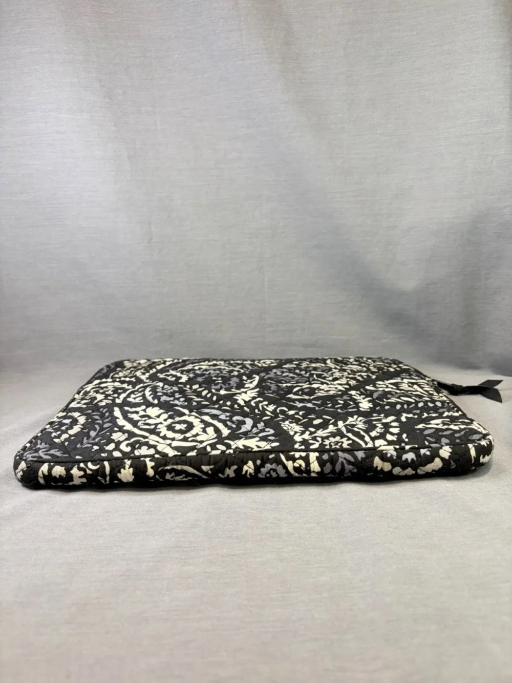 Vera Bradley Laptop Tablet Cover Sleeve Case Paisley Noir Retired Padded Quilted